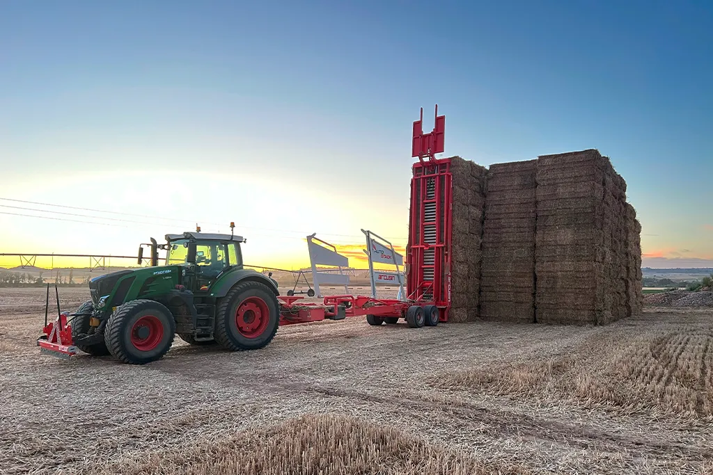 Galería servicios agrarios maquina cargando